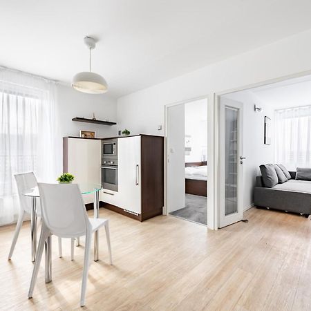 Family Apartment Praha Bagian luar foto